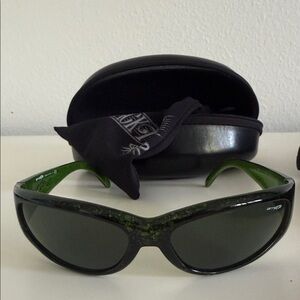 Arnette Stylish Black and Green Catfish Sunglasses
